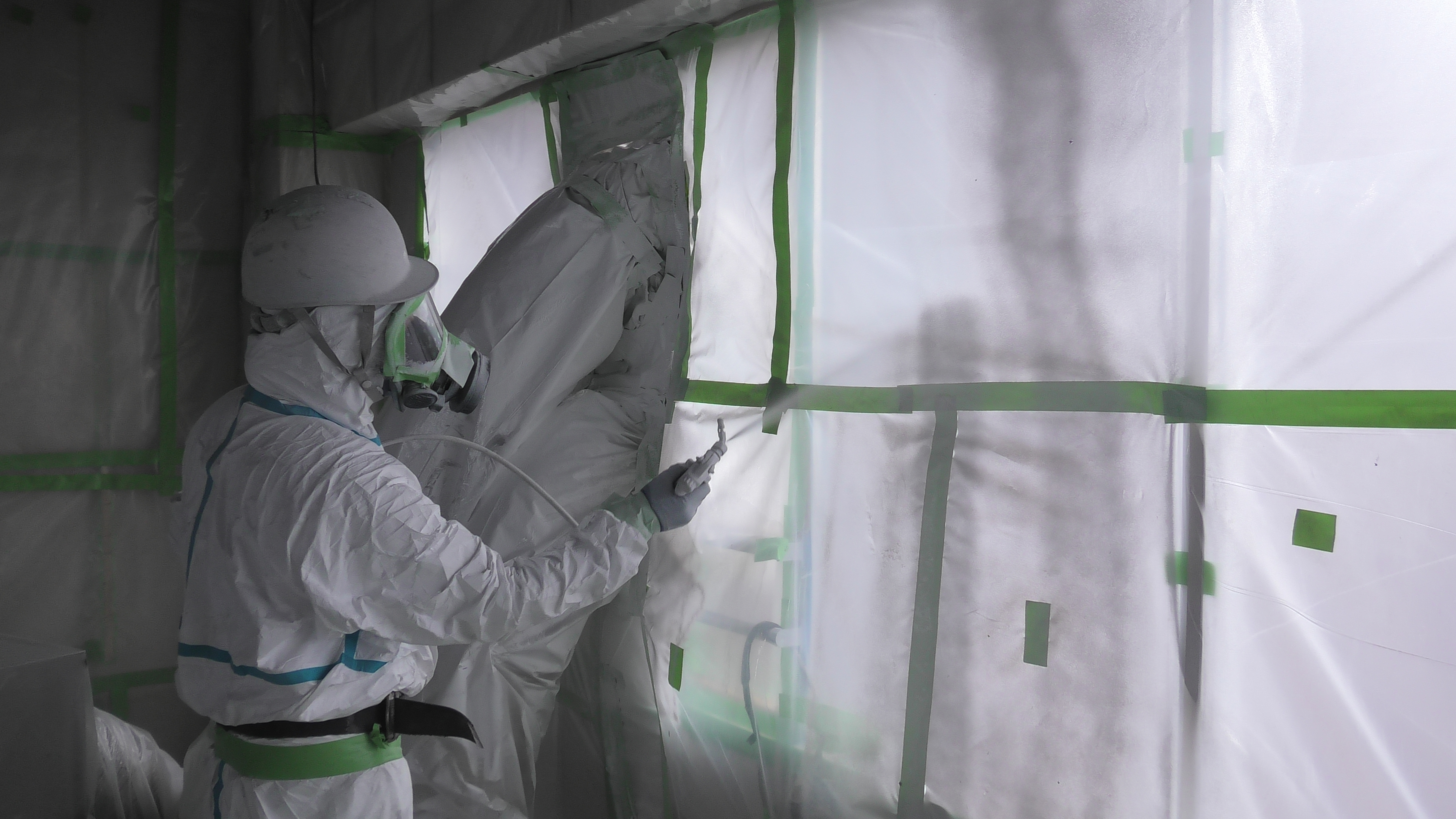 壁面隔離シート封じ込め処理